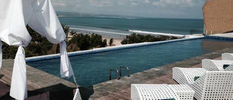 室外泳池、暖水池