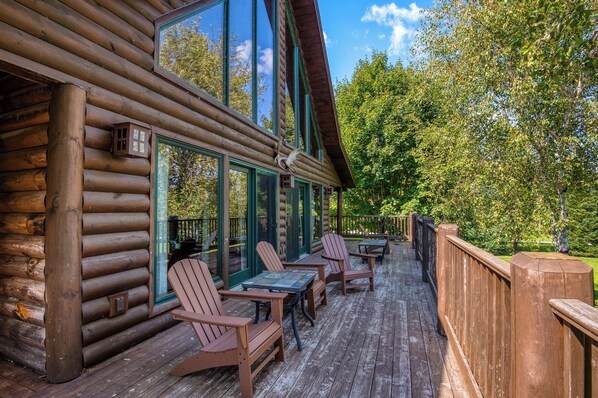 Outdoor dining - Sam-O-Set Lodge | Lakeside Retreat w/ Hot Tub, Dock, and Fire Pit (Rangeley)