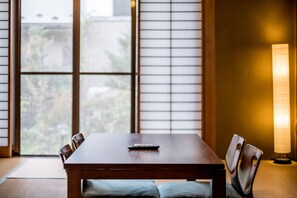 Private Vacation Home | Iron/ironing board, free WiFi - Classic Japan Living Asama (Fujikawaguchiko)