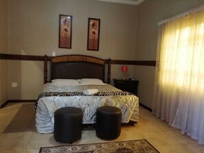 Fer et planche à repasser, Wi-Fi gratuit, draps fournis