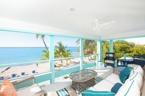 Property grounds - Bit of Heaven: Beach House w/New Pool + Free Kayaks, Walk to Starfish Point! (Rum Point)