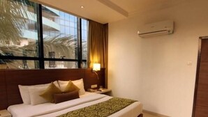 Deluxe Room - Hotel Suncity Premiere (Mumbai)