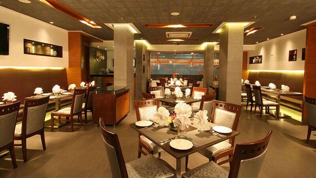 Restaurant - Hotel Suncity Premiere (Mumbai)