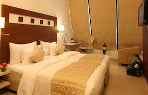 Deluxe Room - Hotel Suncity Premiere (Mumbai)