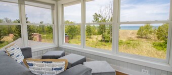 BEACHFRONT LAKE MICHIGAN w/Lookout Tower & Lake Views - Sleeps 13