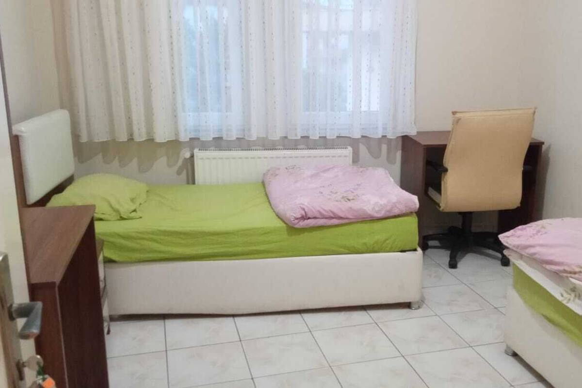 Basic Twin Room | Desk, laptop workspace, iron/ironing board (on request), WiFi (free)