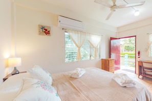 3 bedrooms, free internet, bed sheets