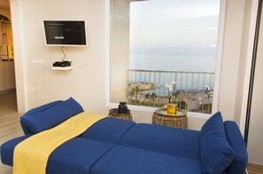 1 dormitorio, caja fuerte, escritorio y sistema de insonorización