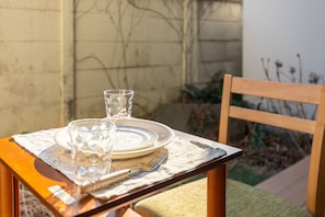 House | In-room dining