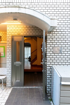 مدخل المنشأة