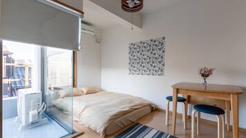 8 bedrooms, iron/ironing board, free WiFi