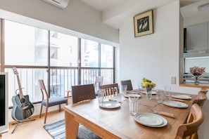 House | In-room dining