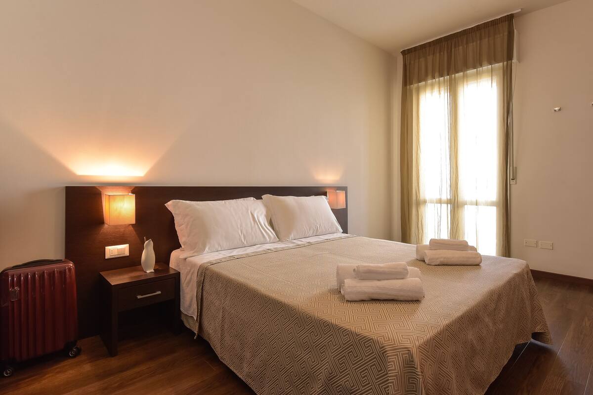 Habitación económica con 1 cama matrimonial o 2 individuales | Caja de seguridad en la habitación, escritorio y wifi gratis
