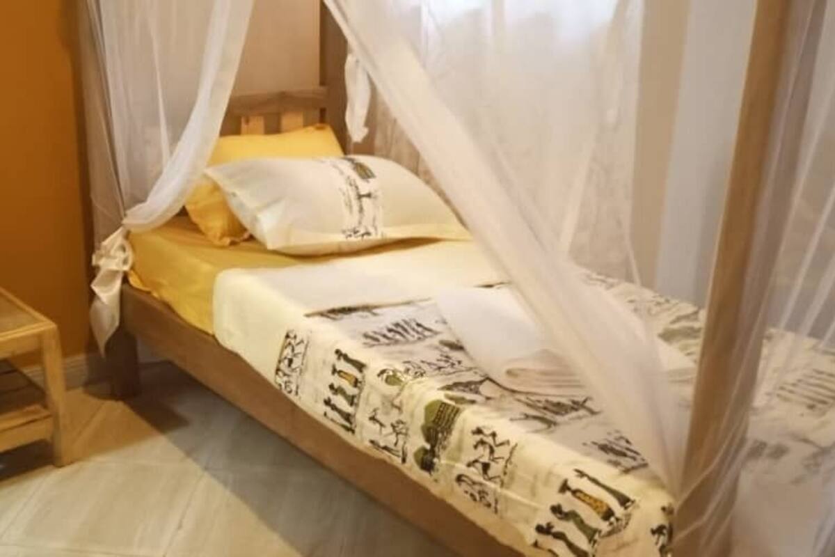 Habitación individual | Escritorio, wifi gratis y ropa de cama