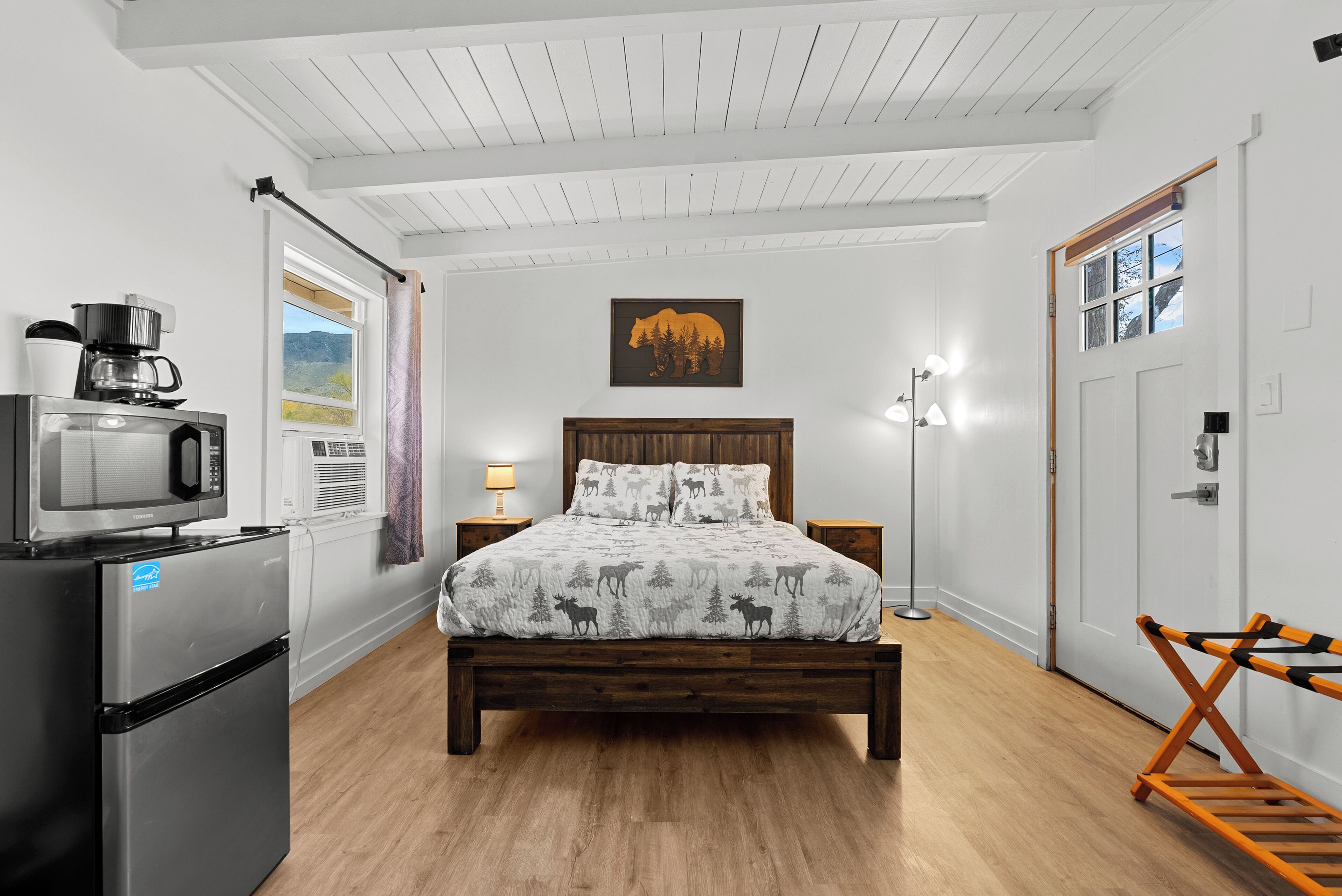 1 多间卧室、WiFi