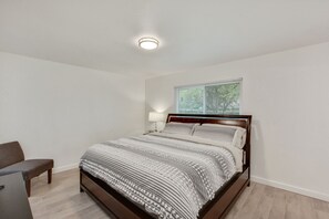 4 chambres, fer et planche à repasser, Wi-Fi, draps fournis