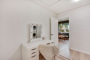 4 室のベッドルーム、アイロン / アイロン台、WiFi、ベッドシーツ