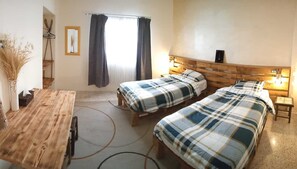 3 Schlafzimmer, Schreibtisch, Bügeleisen/Bügelbrett, WLAN