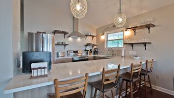 Micro-ondes, lave-vaisselle, cafetiĂšre/bouilloire