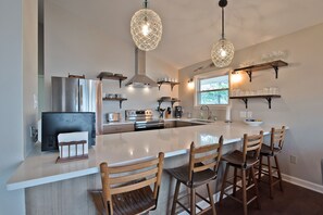 Microwave, dishwasher, coffee/tea maker, cookware/dishes/utensils - Lake Tillery- Beautiful sunrises, large screened porch, and newly renovated home (Norwood)