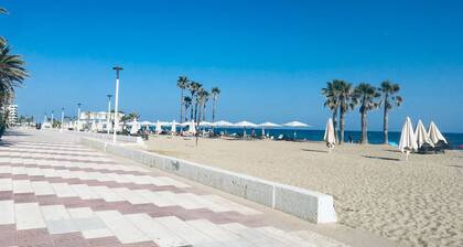 Chill house 5' from beach