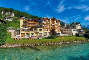 Exterior - Luxury apartment in a hotel with panoramic balcony (Berchtesgaden)