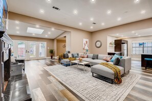 LCD TV, fireplace, Netflix, streaming services