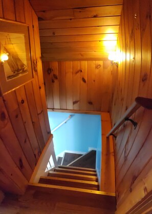 Unclassified image, 4 of 34, button - Beehive Beach house located at Hampton NH (Hampton)