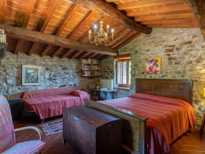 3 camere