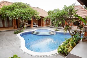Indoor pool, a heated pool - Luxury 2 BR Villa With Infinity Private Pool (ubud)