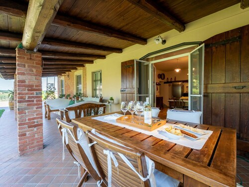 Stunning private villa for 8 people with private pool, A/C, WIFI, TV and terrace