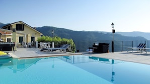 Pool - Nice apartment for 6 guests with WIFI, pool, hot tub, A/C, TV and patio (Valloria)