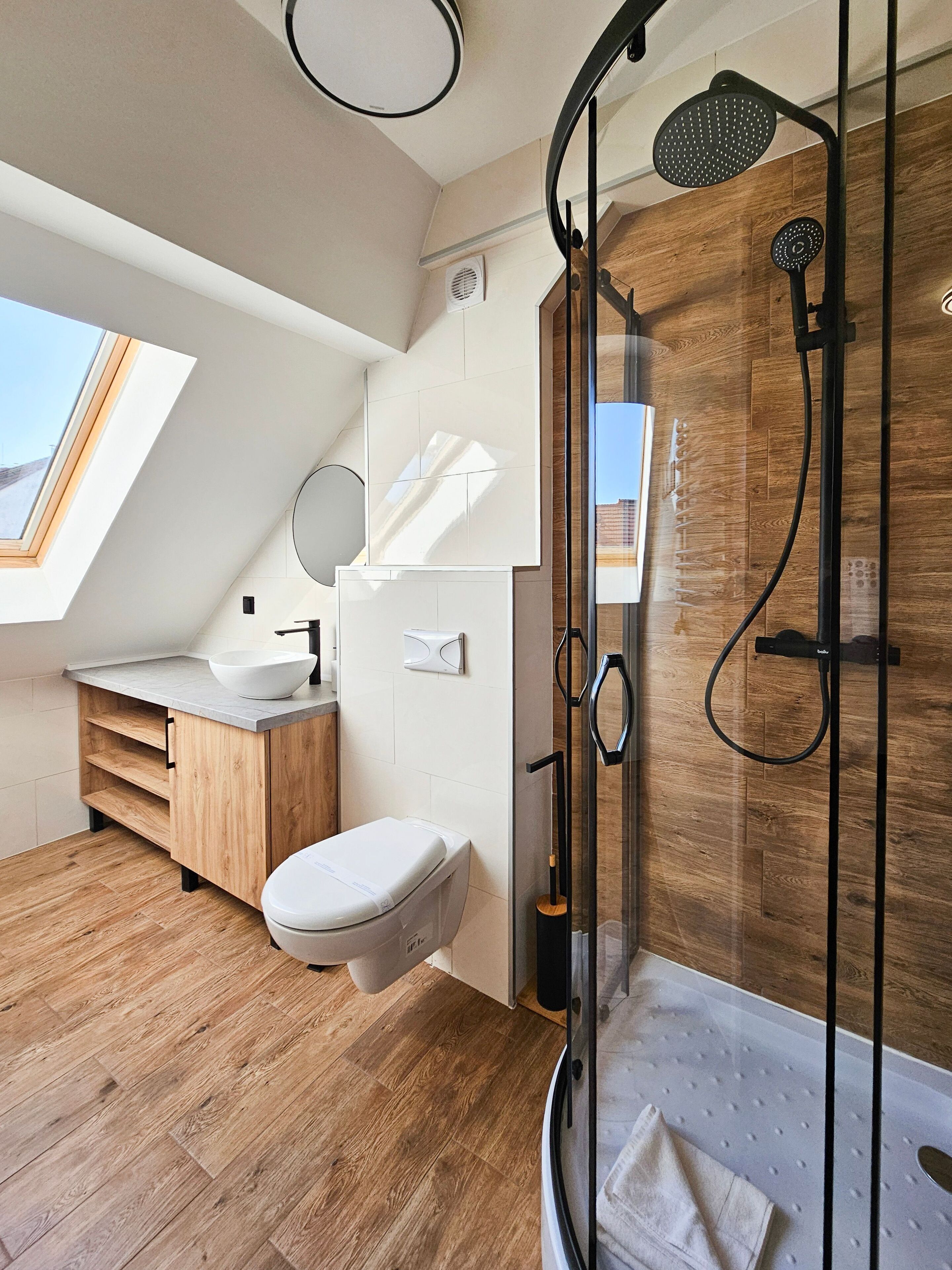 Douche, serviettes fournies
