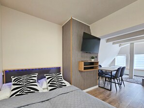 1 bedroom, WiFi, bed sheets