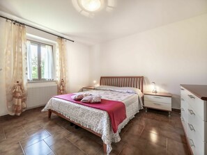 3 soverom, reiseseng for barn og sengetøy