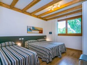 3 chambres, lit parapluie, Wi-Fi gratuit, draps fournis