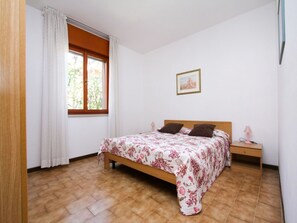 2 soverom, reiseseng for barn og sengetøy