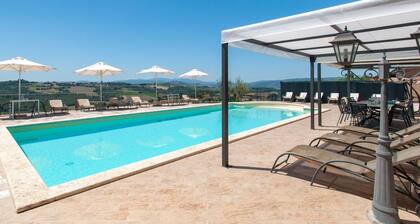 Wonderful private villa with private pool, A/C, WIFI, TV, patio, pets allowed and panoramic view