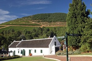 Exterior - 214 Harbor Bridge Apartment (Cape Town)