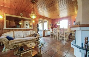 Fernseher, Kamin, DVD-Player, Stereoanlage