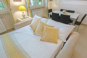 1 bedroom, iron/ironing board, WiFi, bed sheets