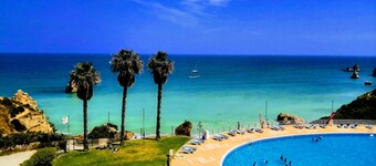 Coastal Escape •Steps to Beach •Pool • Inema Lagos