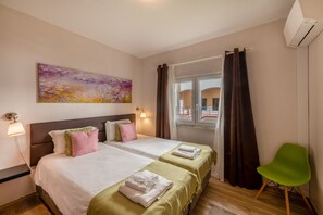 2 chambres, fer et planche à repasser, lit parapluie, Wi-Fi gratuit