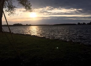 Beach nearby, sun-loungers, beach towels