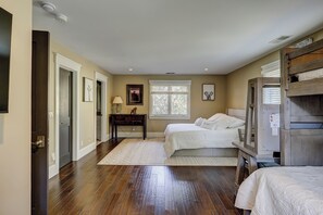 4 soverom, strykejern/-brett, wi-fi (inkludert) og sengetøy