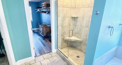 Newly renovated modern, spacious & quiet location