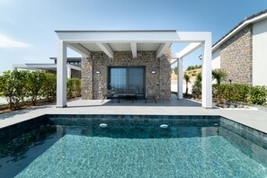 Villa, 2 Bedrooms, Private Pool, Sea View | Premium bedding, in-room safe, individually decorated