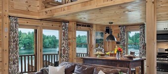Walk to wedding venues, shops, dining, hiking, movies, ice cream & dog friendly.