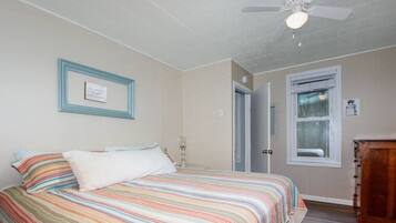 1 sovrum, strykjÀrn/strykbrÀda, gratis wi-fi och sÀngklÀder