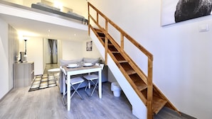 Apartment | Living area - Cosy flat in Rottenbiller Str, Blueberry (Budapest)
